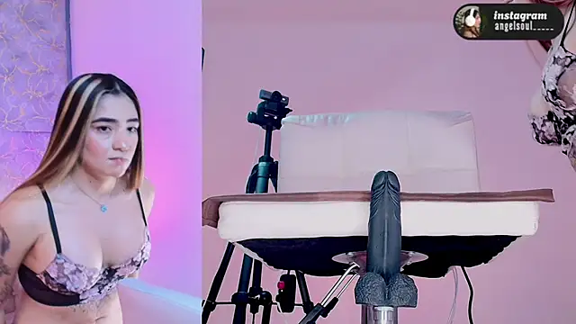 Angelst   online show from February 11, 8:14 am