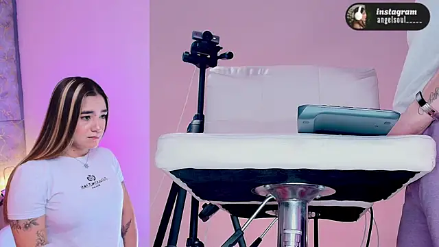 Angelst   online show from February 16, 6:34 am