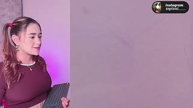 Angelst   online show from March 9, 8:18 am