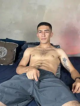 Snapshot of AlexanderSavage chatting on August 6, 4:18 am AlexanderSavage online show from August 6, 4:18 am