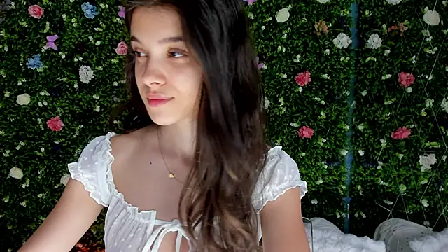 BabyAylin online show from September 19, 5:00 am