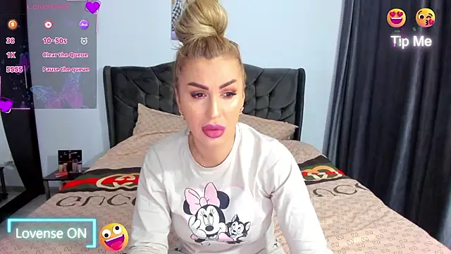 GlossyDiamondX online show from February 24, 5:08 am