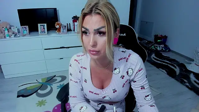 GlossyDiamondX online show from September 29, 3:28 pm