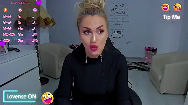 GlossyDiamondX online show from March 28, 10:27 am