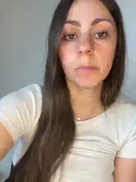 Snapshot of Loella-Rose chatting on June 14, 11:00 am Loella-Rose online show from June 14, 11:00 am