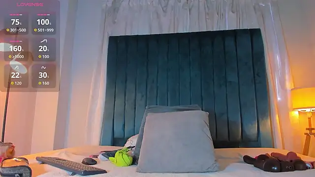 blondehorny69 online show from February 5, 6:48 pm