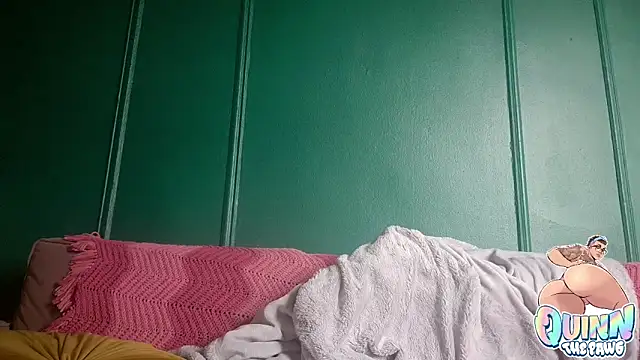 Snapshot of quinnmariexo chatting on December 21, 5:14 pm quinnmariexo online show from December 21, 5:14 pm