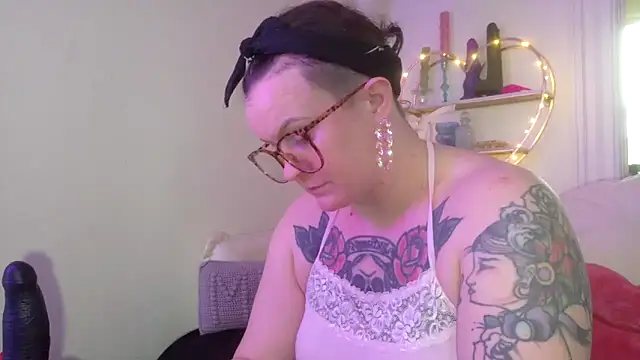 quinnmariexo online show from March 5, 9:22 pm