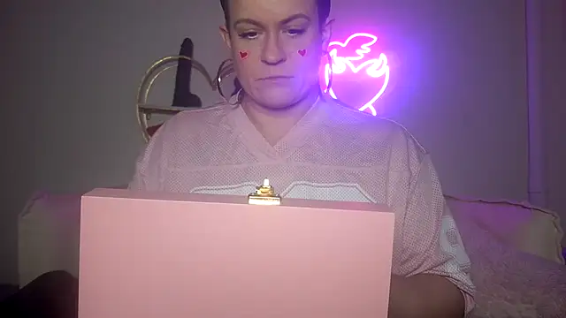 Snapshot of quinnmariexo chatting on February 8, 11:02 pm quinnmariexo online show from February 8, 11:02 pm