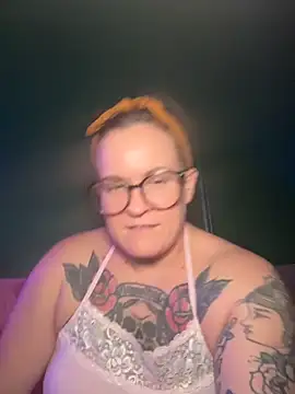 Snapshot of quinnmariexo chatting on June 7, 4:07 am quinnmariexo online show from June 7, 4:07 am