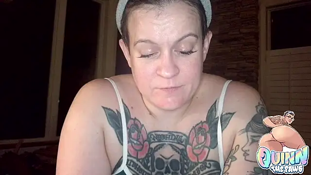 Snapshot of quinnmariexo chatting on November 30, 2:34 am quinnmariexo online show from November 30, 2:34 am