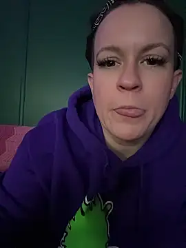 quinnmariexo online show from April 21, 2:36 am