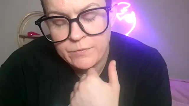 Snapshot of quinnmariexo chatting on February 10, 7:57 pm quinnmariexo online show from February 10, 7:57 pm