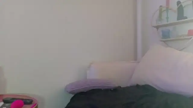 Snapshot of quinnmariexo chatting on March 2, 7:54 pm quinnmariexo online show from March 2, 7:54 pm