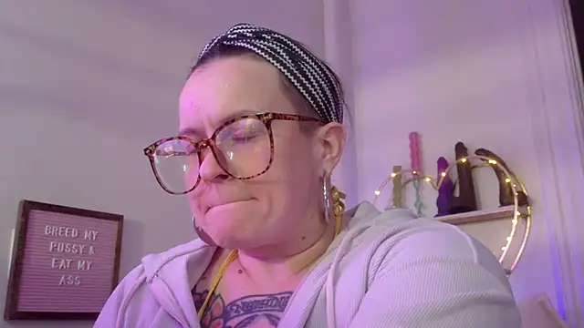 quinnmariexo online show from March 7, 4:52 am