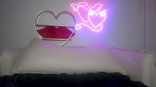 Snapshot of quinnmariexo chatting on January 14, 6:00 pm quinnmariexo online show from January 14, 6:00 pm