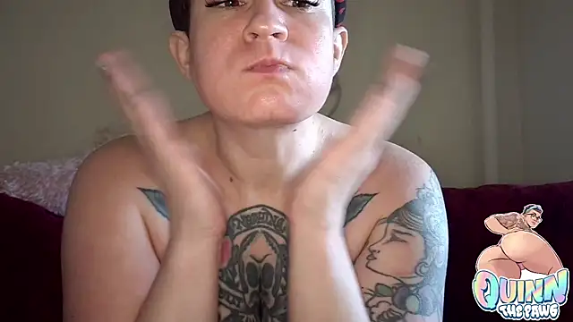 Snapshot of quinnmariexo chatting on November 24, 4:51 pm quinnmariexo online show from November 24, 4:51 pm