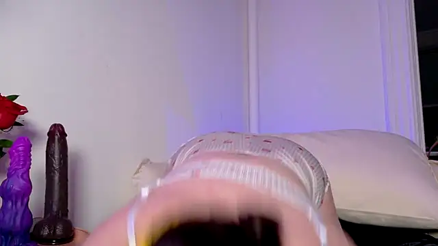 Snapshot of quinnmariexo chatting on February 20, 11:06 pm quinnmariexo online show from February 20, 11:06 pm