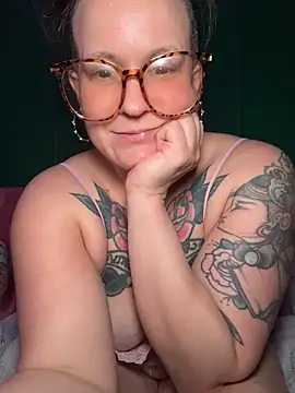 quinnmariexo online show from May 14, 3:47 am