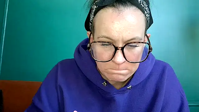 Snapshot of quinnmariexo chatting on October 21, 8:30 pm quinnmariexo online show from October 21, 8:30 pm