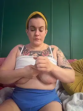 quinnmariexo online show from May 26, 3:32 pm