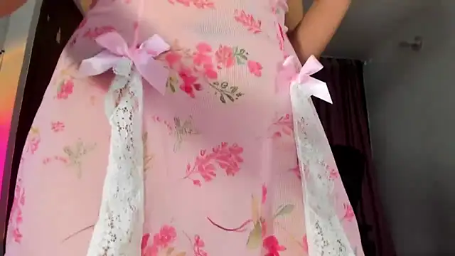 Snapshot of youpinkgirl_ chatting on March 3, 4:32 am youpinkgirl  online show from March 3, 4:32 am