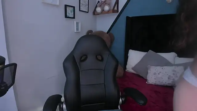 Snapshot of youpinkgirl_ chatting on October 2, 8:45 pm youpinkgirl  online show from October 2, 8:45 pm