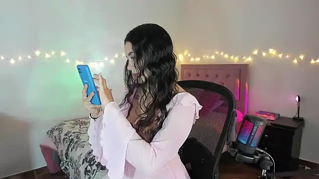 Snapshot of youpinkgirl_ chatting on December 15, 10:04 pm youpinkgirl online show from December 15, 10:04 pm