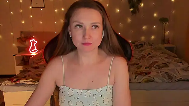 desperatehousewife   online show from March 26, 7:12 pm