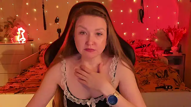 Snapshot of desperatehousewife__ chatting on October 10, 6:09 pm desperatehousewife online show from October 10, 6:09 pm