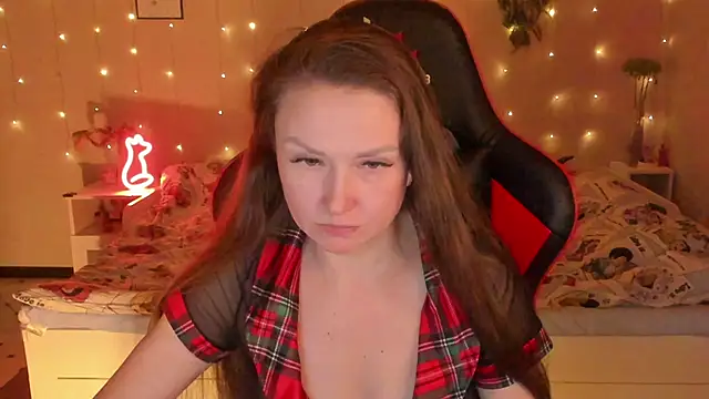 desperatehousewife   online show from March 24, 7:14 pm