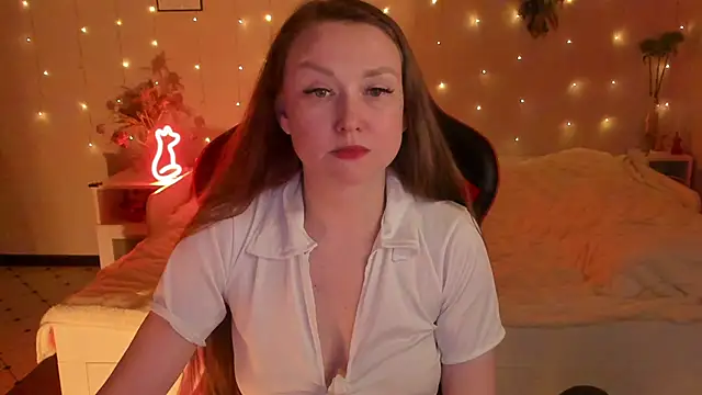 desperatehousewife   online show from March 15, 7:10 pm