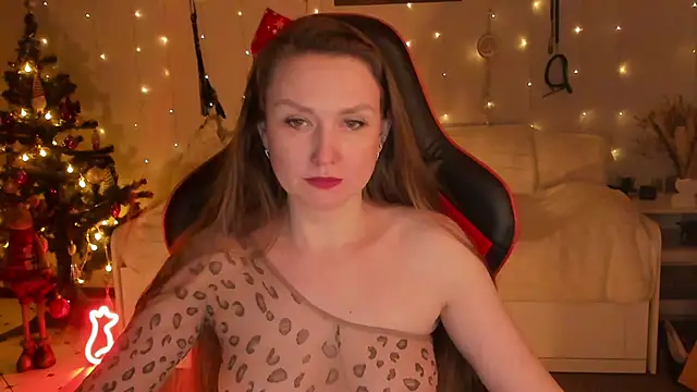 desperatehousewife   online show from December 20, 4:43 pm