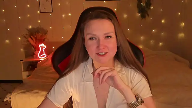 desperatehousewife   online show from February 23, 8:20 pm