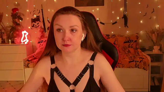 desperatehousewife   online show from November 1, 5:07 pm