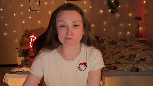 desperatehousewife   online show from April 14, 7:08 pm