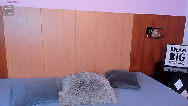 Aishaza1 online show from September 24, 12:44 pm