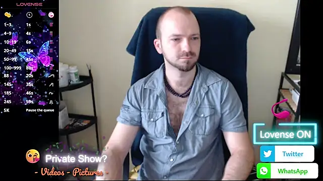 Snapshot of RealManHaveHairy chatting on June 4, 4:17 am RealManHaveHairy online show from June 4, 4:17 am