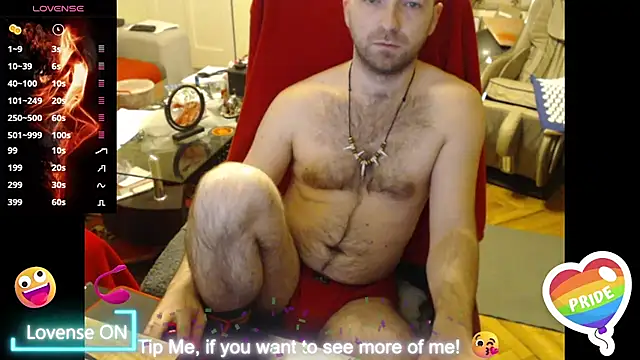 Snapshot of RealManHaveHairy chatting on March 11, 7:25 pm RealManHaveHairy online show from March 11, 7:25 pm