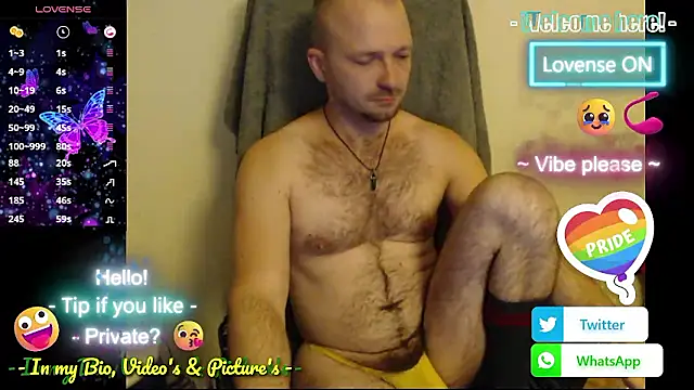 Snapshot of RealManHaveHairy chatting on October 6, 5:13 pm RealManHaveHairy online show from October 6, 5:13 pm