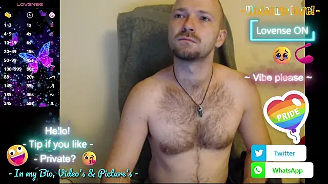 Snapshot of RealManHaveHairy chatting on October 8, 4:19 pm RealManHaveHairy online show from October 8, 4:19 pm
