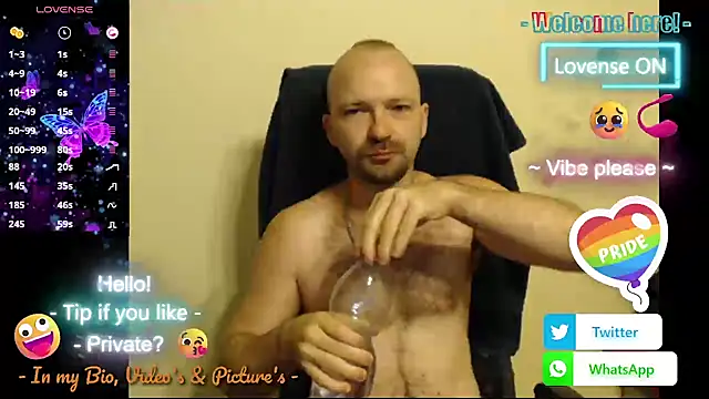 Snapshot of RealManHaveHairy chatting on September 10, 4:22 am RealManHaveHairy online show from September 10, 4:22 am