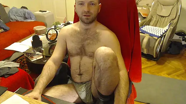 Snapshot of RealManHaveHairy chatting on March 13, 6:23 pm RealManHaveHairy online show from March 13, 6:23 pm