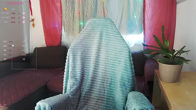 Snapshot of Liset_Monro chatting on May 12, 5:15 am Liset Monro online show from May 12, 5:15 am