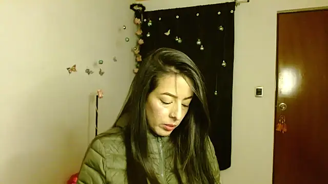 ella peck online show from November 29, 6:02 am