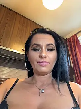 Hotmomcheckk  online show from February 5, 8:10 am