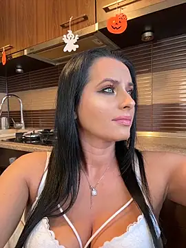 Snapshot of Hotmomcheckk_ chatting on November 8, 9:24 am Hotmomcheckk online show from November 8, 9:24 am