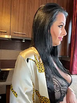 Hotmomcheckk  online show from March 12, 9:35 am