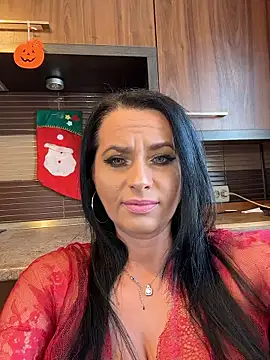 Hotmomcheckk  online show from January 13, 9:46 am