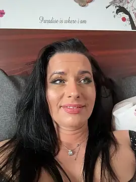 Hotmomcheckk  online show from January 19, 11:47 am